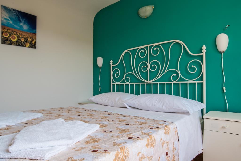 Otello Rooms คาตาเนีย ภายนอก รูปภาพ